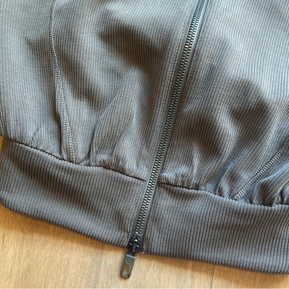 Lululemon Ribbed Softstreme Cropped Jacket size 2 - Picture 6 of 9